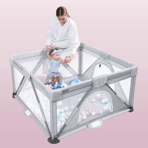 Centro de actividades para bebes interior con malla visible